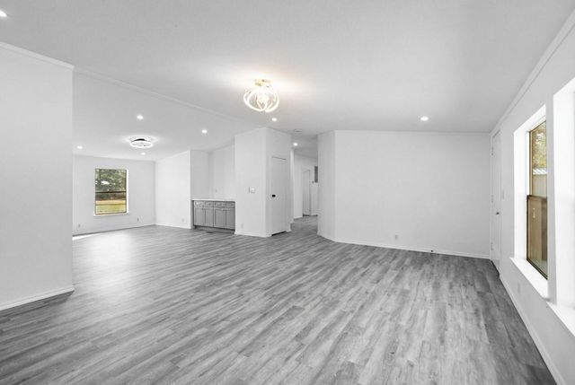 11759 W Hollyhill Drive, Plantersville, TX 77363