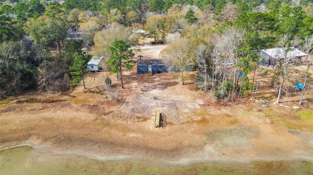 11759 W Hollyhill Drive, Plantersville, TX 77363