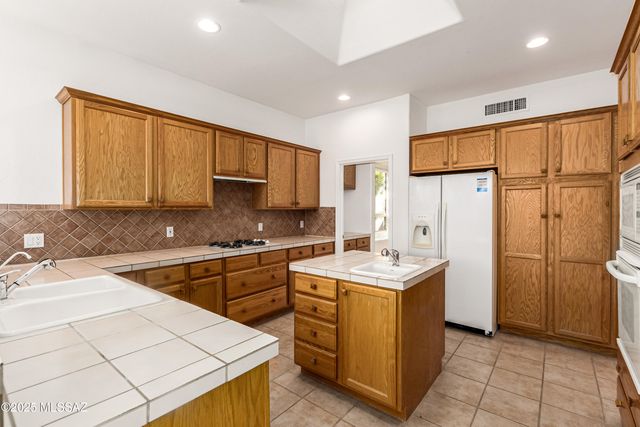 10094 E Stone Spring Place, Tucson, AZ 85749