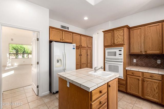 10094 E Stone Spring Place, Tucson, AZ 85749