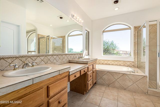 10094 E Stone Spring Place, Tucson, AZ 85749