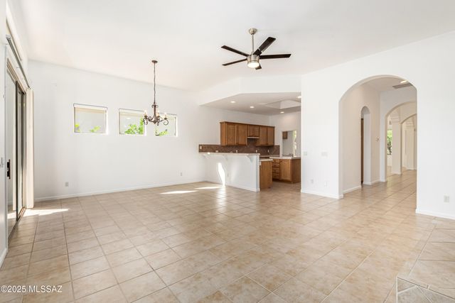 10094 E Stone Spring Place, Tucson, AZ 85749