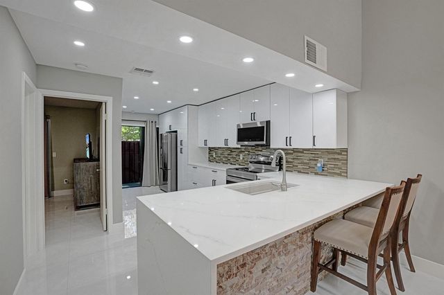 456 SE 14th Street, Dania Beach, FL 33004