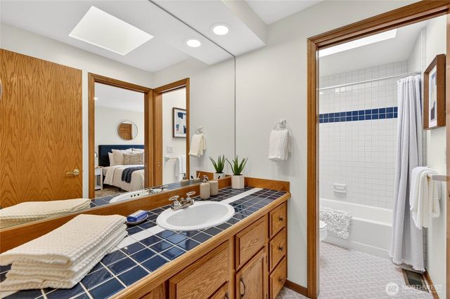 19223 63rd Avenue NE, Kenmore, WA 98028