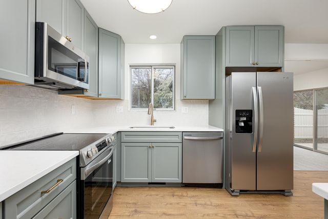 8915 Oakview Street, Plymouth, MI 48170