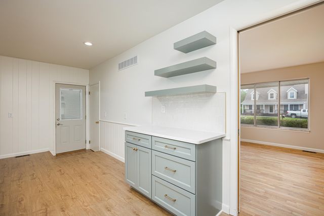 8915 Oakview Street, Plymouth, MI 48170