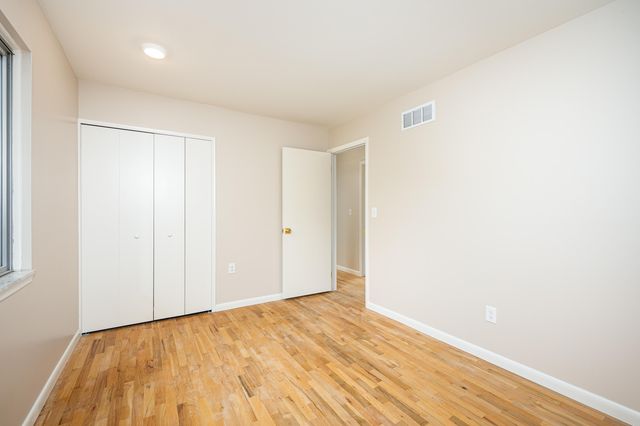 8915 Oakview Street, Plymouth, MI 48170