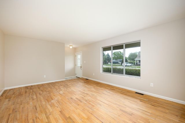 8915 Oakview Street, Plymouth, MI 48170
