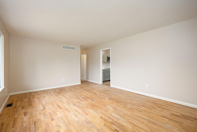 8915 Oakview Street, Plymouth, MI 48170