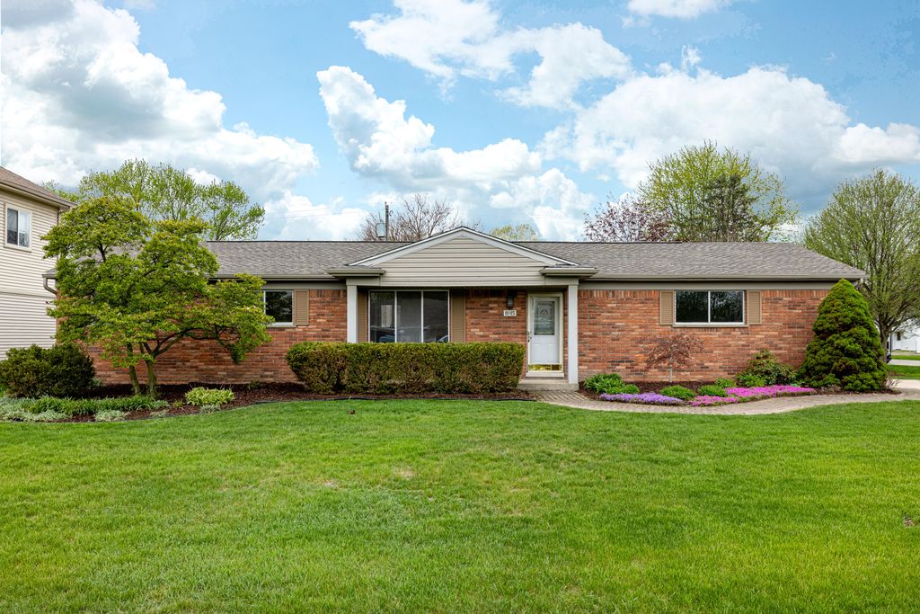 8915 Oakview Street, Plymouth, MI 48170