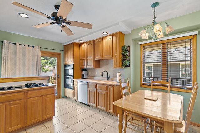 133 N Elroy Avenue, Bartlett, IL 60103