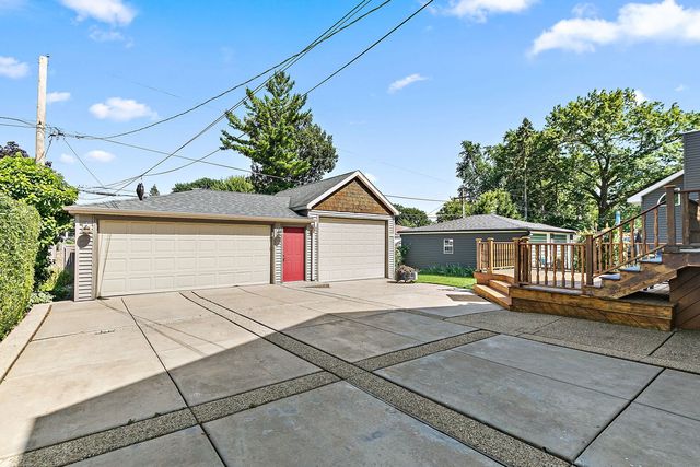 133 N Elroy Avenue, Bartlett, IL 60103