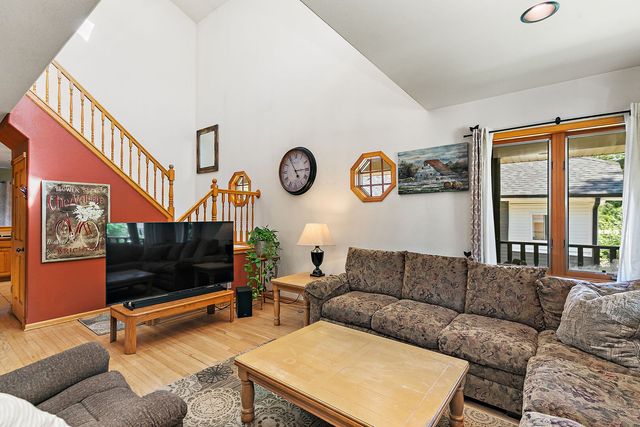 133 N Elroy Avenue, Bartlett, IL 60103
