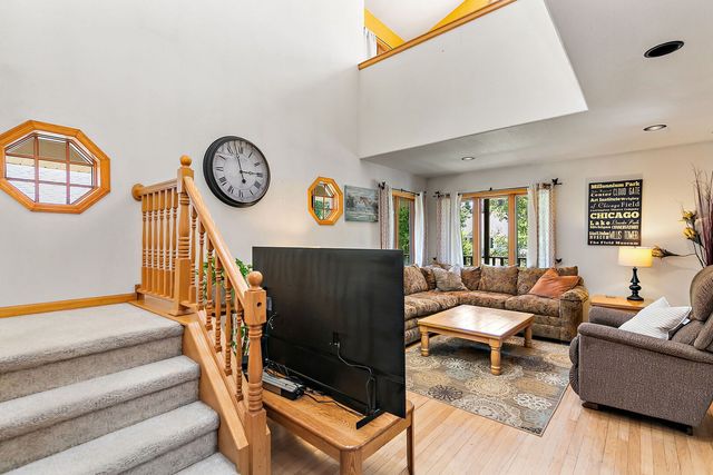 133 N Elroy Avenue, Bartlett, IL 60103