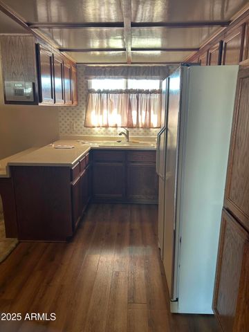 8243 W PICCADILLY Road, Phoenix, AZ 85033