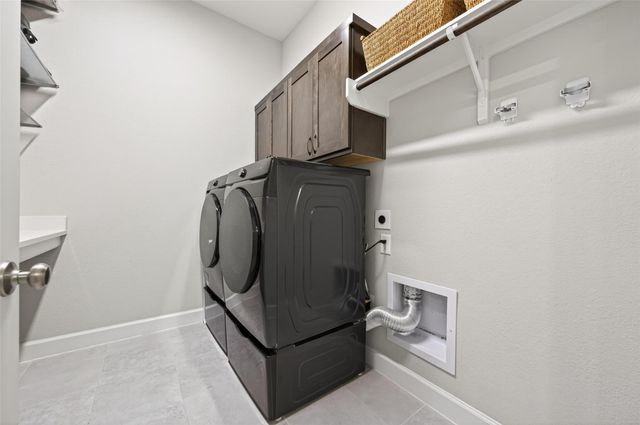 411 Callery Pear Court, Conroe, TX 77304