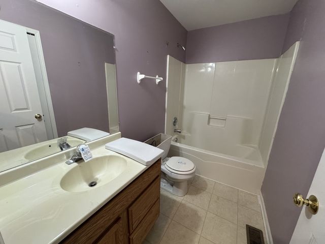 1320 E Arnold Street 1320, Sandwich, IL 60548