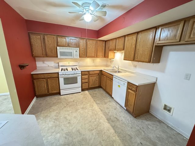 1320 E Arnold Street 1320, Sandwich, IL 60548