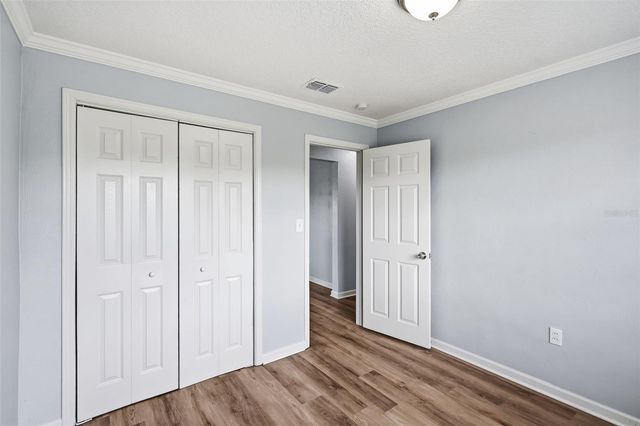 210 E MERRILL AVENUE, Dundee, FL 33838