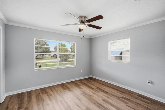 210 E MERRILL AVENUE, Dundee, FL 33838