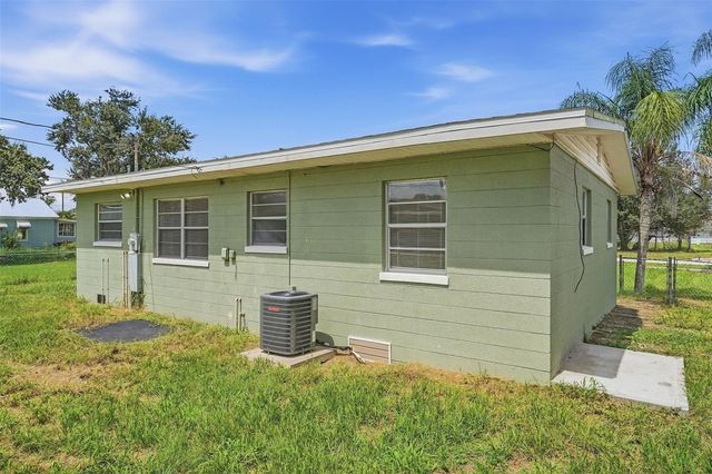 210 E MERRILL AVENUE, Dundee, FL 33838