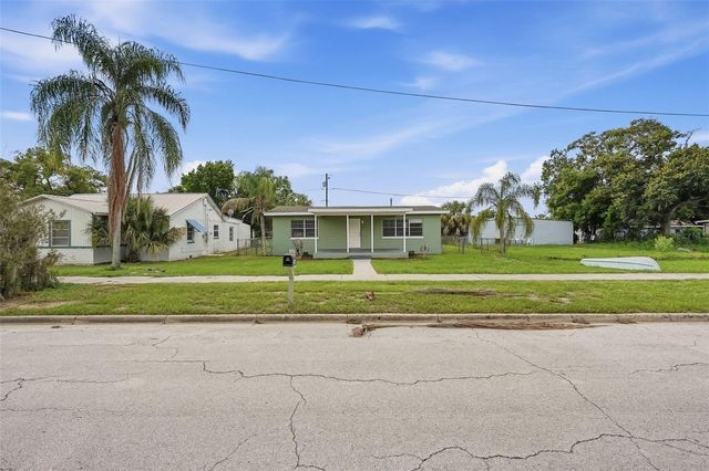 210 E MERRILL AVENUE, Dundee, FL 33838