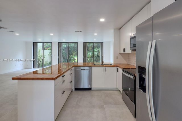 3905 Adra Ave J-46B, Doral, FL 33178