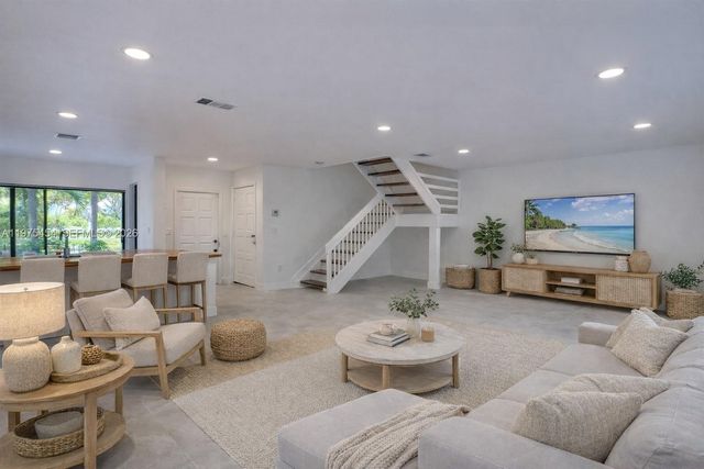 3905 Adra Ave J-46B, Doral, FL 33178