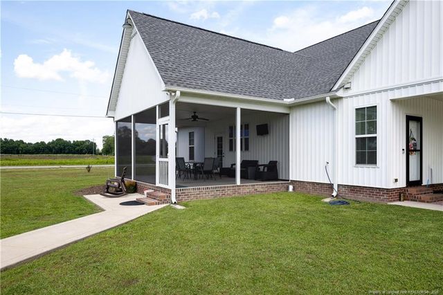 111 N Church Street, Newton Grove, NC 28366