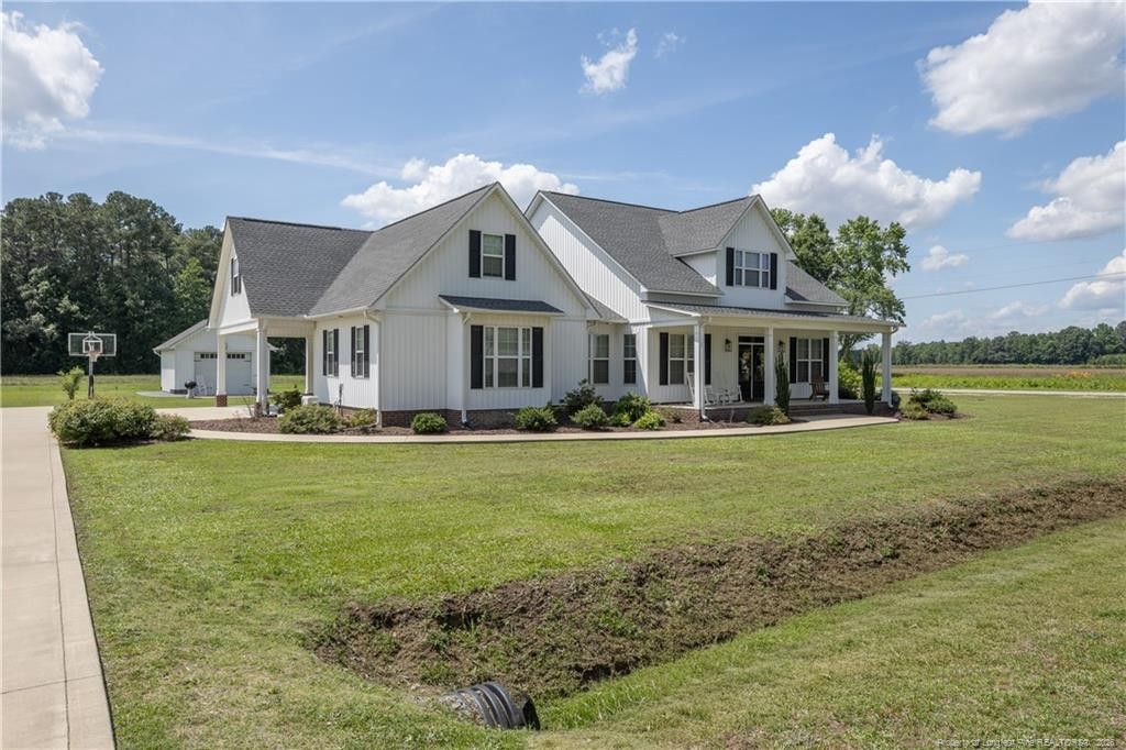 111 N Church Street, Newton Grove, NC 28366