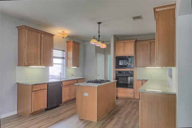 313 Olmos DR, Leander, TX 78641
