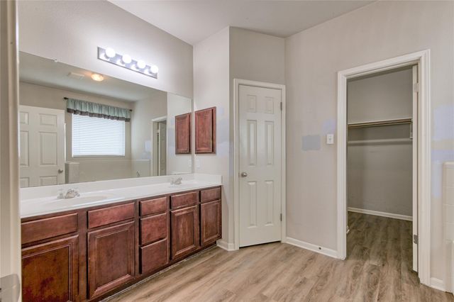 313 Olmos DR, Leander, TX 78641