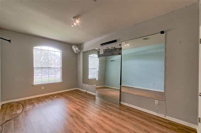 313 Olmos DR, Leander, TX 78641