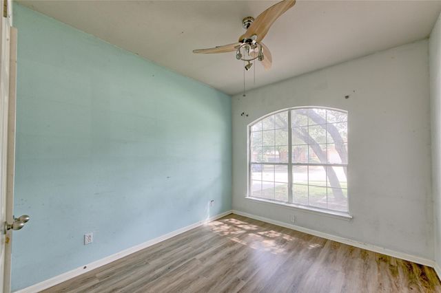 313 Olmos DR, Leander, TX 78641