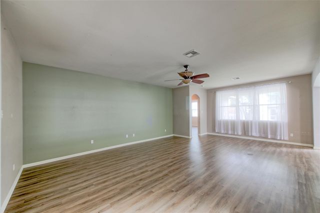 313 Olmos DR, Leander, TX 78641