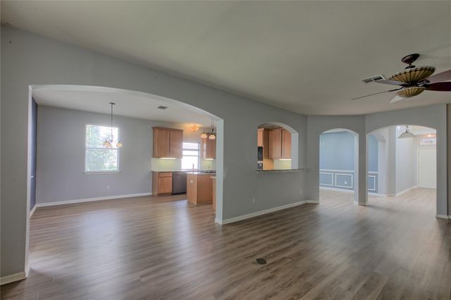 313 Olmos DR, Leander, TX 78641