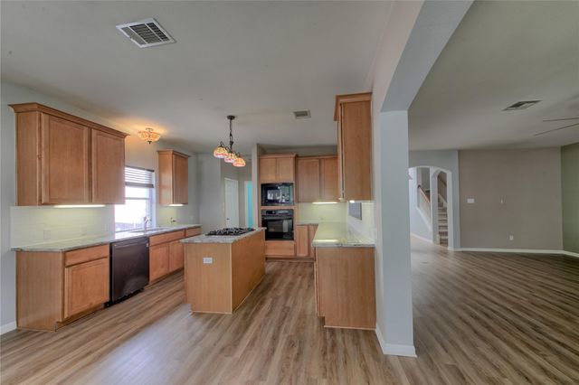 313 Olmos DR, Leander, TX 78641