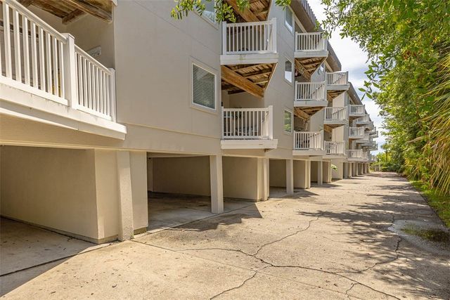 1524 Wood Ave 214, St Simons Island, GA 31522