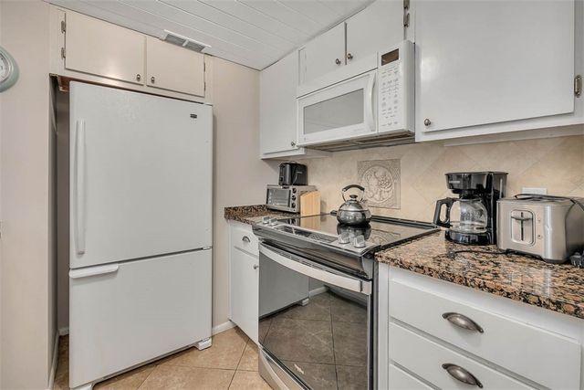 1524 Wood Ave 214, St Simons Island, GA 31522