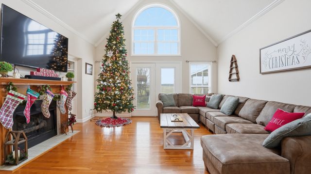 132 Avery Ct, Manchester, TN 37355