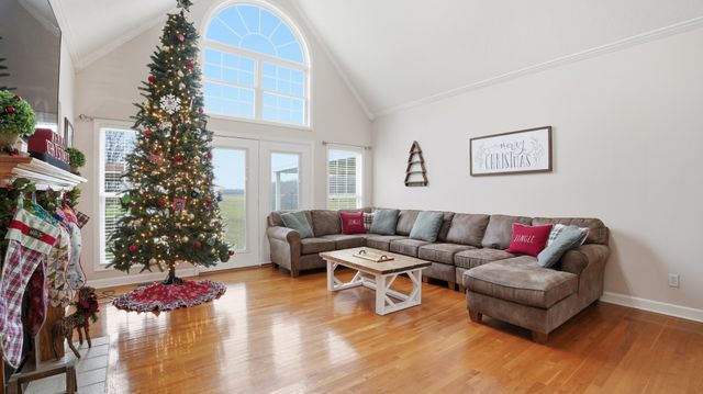 132 Avery Ct, Manchester, TN 37355