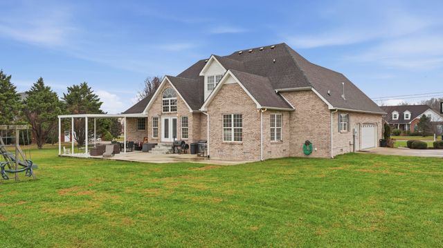 132 Avery Ct, Manchester, TN 37355