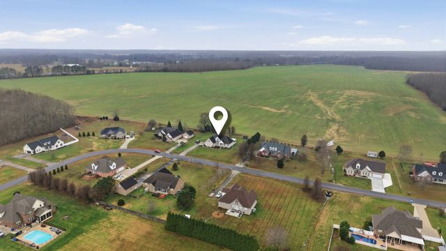 132 Avery Ct, Manchester, TN 37355