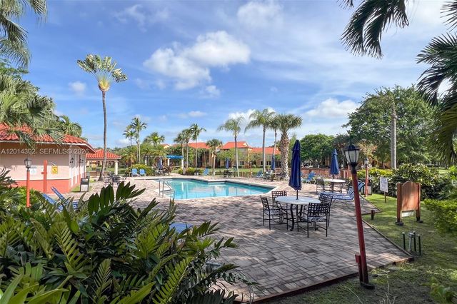 10717 Cleary Blvd 203, Plantation, FL 33324