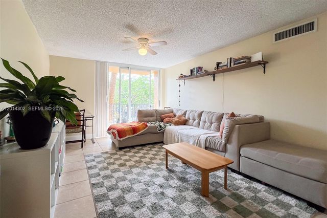 10717 Cleary Blvd 203, Plantation, FL 33324
