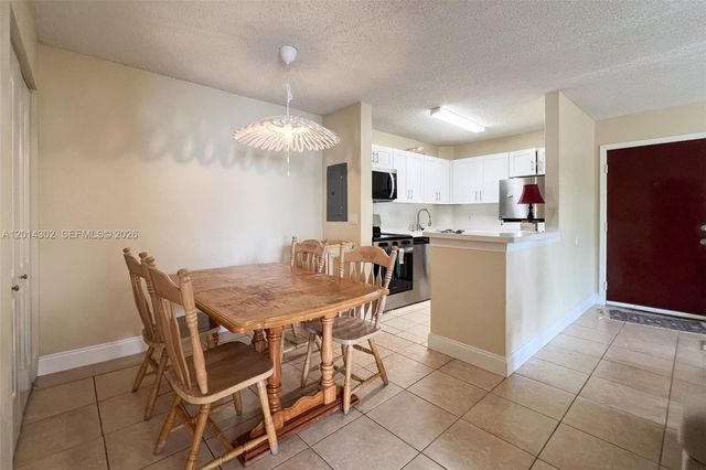 10717 Cleary Blvd 203, Plantation, FL 33324