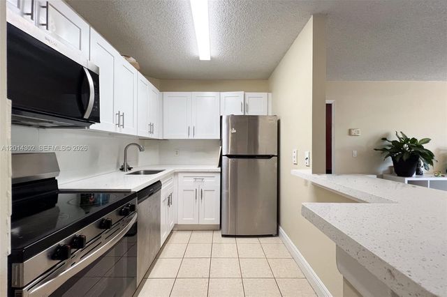 10717 Cleary Blvd 203, Plantation, FL 33324