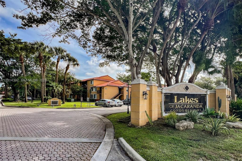 10717 Cleary Blvd 203, Plantation, FL 33324