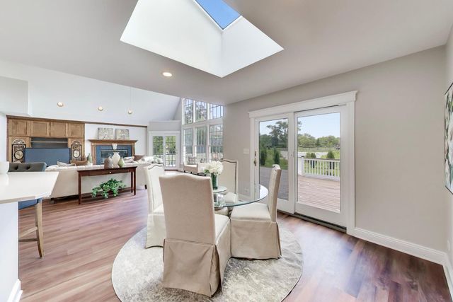2074 Greenview Road, Northbrook, IL 60062