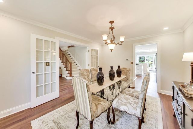 2074 Greenview Road, Northbrook, IL 60062